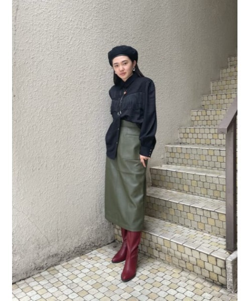 MOUSSY（マウジー）の「FAUX LEATHER スカート（スカート・レディース・ブラック/カーキ/オレンジ・2/1）」の4枚目の写真