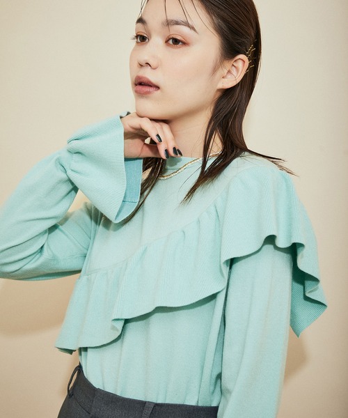 MADEMOISELLE ROPE'(マドモアゼル ロペ)の「<春まで使える>アシンメトリーフリルニットプルオーバー(ニット/セーター・レディース・ホワイト/ベージュ/サックスブルー・38)」の22枚目の写真