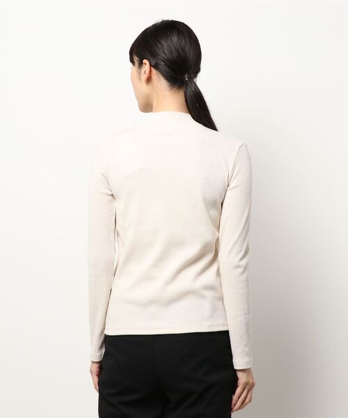 N.(N. Natural Beauty Basic)(エヌエヌナチュラルビューティーベーシック)の「ベーシックリブロングTシャツ(Tシャツ/カットソー・レディース・ホワイト/ブラック/ブラウン・MEDIUM)」の4枚目の写真