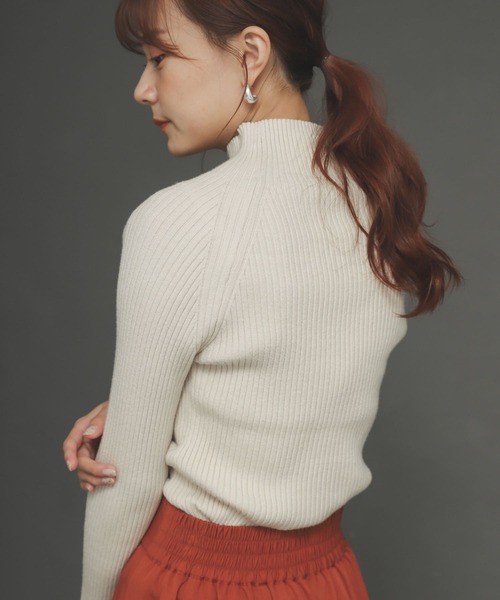 SENSE OF PLACE by URBAN RESEARCH（センスオブプレイスバイアーバンリサーチ）の「ストレッチリブハイネックセーター（ニット/セーター・レディース・オレンジ/アイボリー/ブラック・ONE）」の14枚目の写真