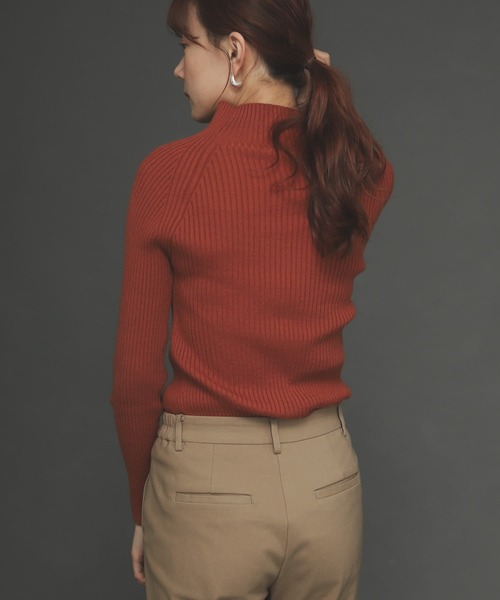 SENSE OF PLACE by URBAN RESEARCH（センスオブプレイスバイアーバンリサーチ）の「ストレッチリブハイネックセーター（ニット/セーター・レディース・オレンジ/アイボリー/ブラック・ONE）」の19枚目の写真