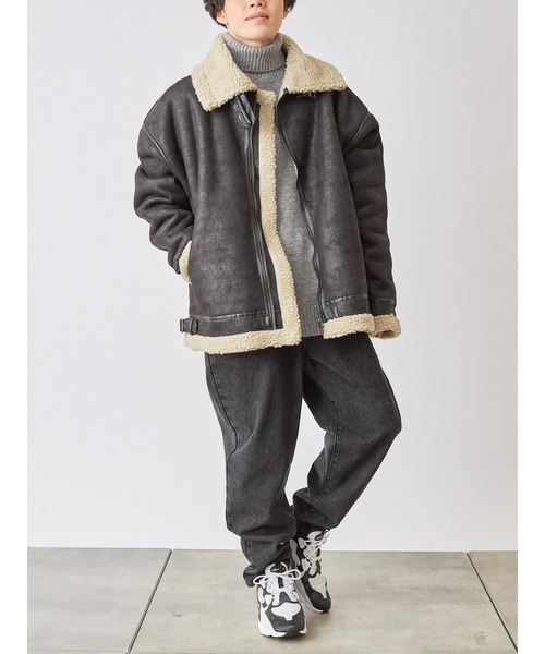 COLONY 2139（コロニートゥーワンスリーナイン）の「フェイクムートンB-3ブルゾン（ムートンコート・メンズ・ブラック×ブラック/ブラック×ベージュ/ブラウン・SMALL/MEDIUM/LARGE/X-LARGE）」の2枚目の写真