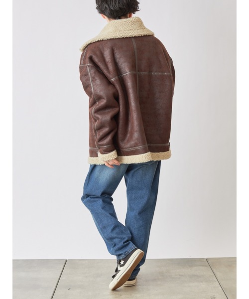 COLONY 2139（コロニートゥーワンスリーナイン）の「フェイクムートンB-3ブルゾン（ムートンコート・メンズ・ブラック×ブラック/ブラック×ベージュ/ブラウン・SMALL/MEDIUM/LARGE/X-LARGE）」の4枚目の写真