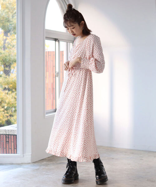 BeAMS DOT（ビームスドット）の「【WEB限定】BeAMS DOT / ペンタゴンネック フラワーワンピース（ワンピース・レディース・ホワイト系その他5/ブルー系その他3・FREE）」の3枚目の写真