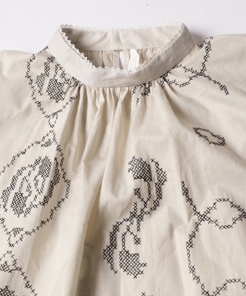 mudoca(ムドカ)の「ワンピース -とくべつな場所-(ワンピース・レディース・ベージュ/スミクロ・FREE)」の6枚目の写真