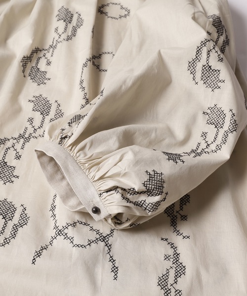 mudoca(ムドカ)の「ワンピース -とくべつな場所-(ワンピース・レディース・ベージュ/スミクロ・FREE)」の10枚目の写真