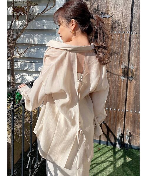 RESEXXY（リゼクシー）の「バックシャンシアーシャツ（シャツ/ブラウス・レディース・ホワイト/ベージュ/イエロー・FREE）」の4枚目の写真