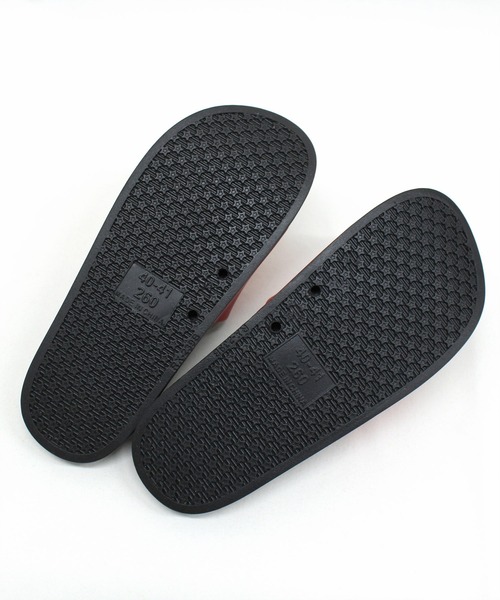 RNA（アールエヌエー）の「E4847 ピン／ドラゴンシャワーサンダル（サンダル・レディース・レッド/ホワイト系その他/ホワイト/ブラック・MEDIUM/SMALL）」の19枚目の写真