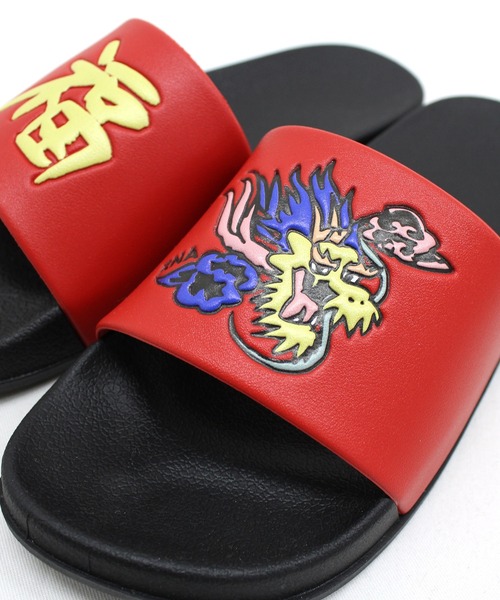 RNA（アールエヌエー）の「E4847 ピン／ドラゴンシャワーサンダル（サンダル・レディース・レッド/ホワイト系その他/ホワイト/ブラック・MEDIUM/SMALL）」の20枚目の写真