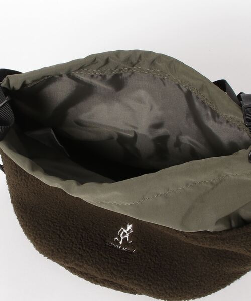 Gramicci（グラミチ）の「GRAMICCI/グラミチ　BOA FLEECE CHALK POUCH　ボアフリースチョークポーチ　GRB-0113（ハンドバッグ・メンズ・オリーブ/タン・FREE）」の5枚目の写真