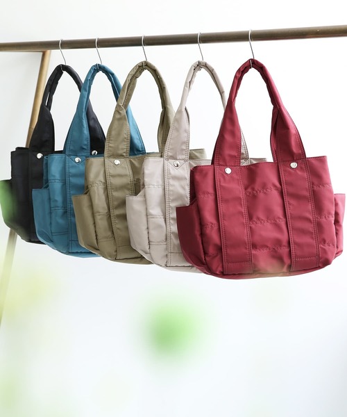 osharewalker（オシャレウォーカー）の「『ポリエステルツイルMサイズトートバッグ』（トートバッグ・レディース・ブラック/グレー/グレイッシュブルー/カーキ/レッド・FREE）」の19枚目の写真