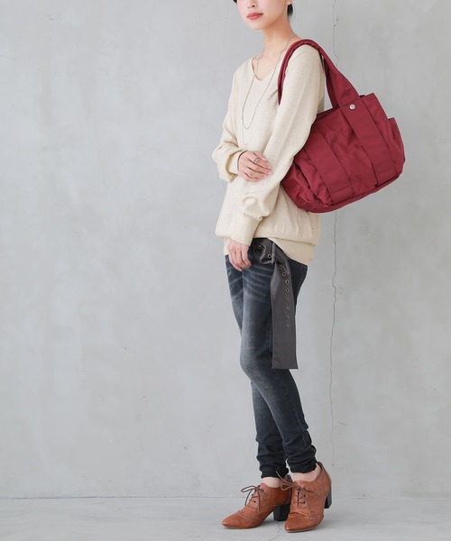 osharewalker（オシャレウォーカー）の「『ポリエステルツイルMサイズトートバッグ』（トートバッグ・レディース・ブラック/グレー/グレイッシュブルー/カーキ/レッド・FREE）」の7枚目の写真