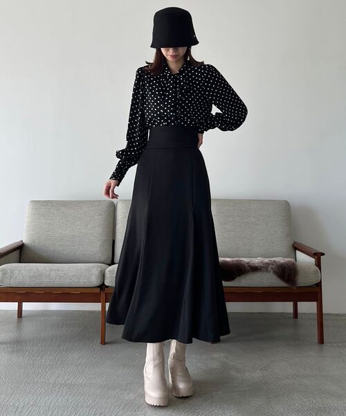 MAJESTIC LEGON（マジェスティックレゴン）の「クラシカルボウタイブラウス（シャツ/ブラウス・レディース・ブラック系その他/オフホワイト/パープル/ブラック/パープル系その他/ブラック系その他2/ベージュ・MEDIUM）」の9枚目の写真