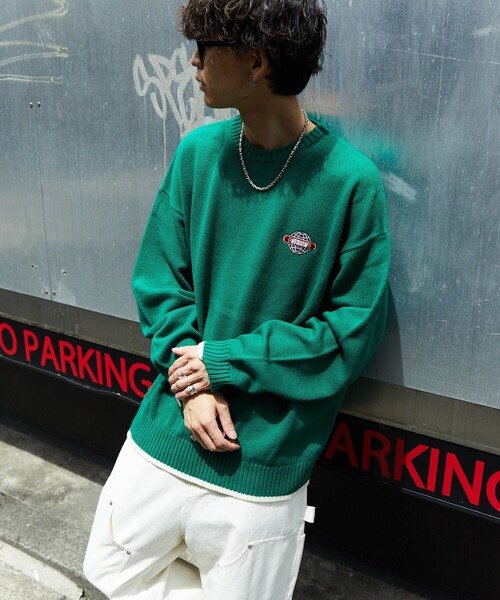 VISION STREET WEAR(ヴィジョンストリートウェア)の「【22FW】【VISION STREET WEAR/ヴィジョンストリートウェア】 別注ジャガードロゴクルーネックニット/オーバーサイズ/ユニセックス(ニット/セーター・メンズ・ブラック/オフホワイト/ブルー/グリーン/マスタード・MEDIUM/LARGE/X-LARGE)」の4枚目の写真