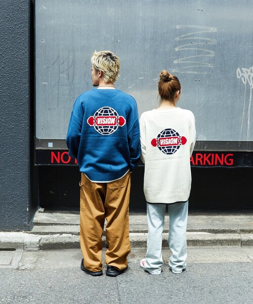 VISION STREET WEAR(ヴィジョンストリートウェア)の「【22FW】【VISION STREET WEAR/ヴィジョンストリートウェア】 別注ジャガードロゴクルーネックニット/オーバーサイズ/ユニセックス(ニット/セーター・メンズ・ブラック/オフホワイト/ブルー/グリーン/マスタード・MEDIUM/LARGE/X-LARGE)」の15枚目の写真