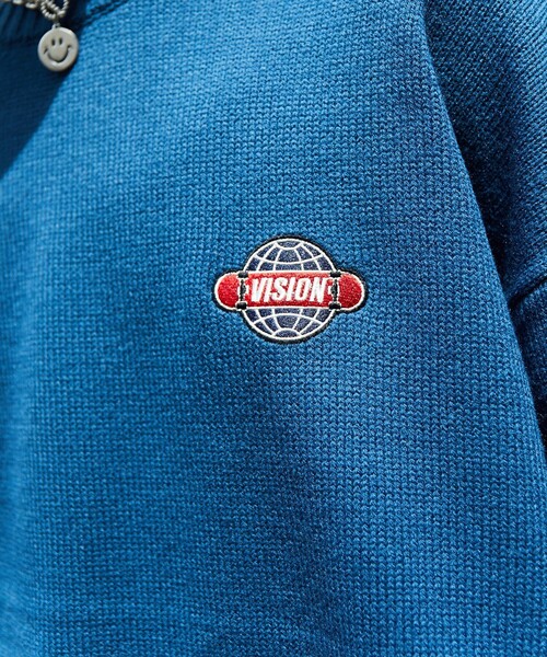 VISION STREET WEAR(ヴィジョンストリートウェア)の「【22FW】【VISION STREET WEAR/ヴィジョンストリートウェア】 別注ジャガードロゴクルーネックニット/オーバーサイズ/ユニセックス(ニット/セーター・メンズ・ブラック/オフホワイト/ブルー/グリーン/マスタード・MEDIUM/LARGE/X-LARGE)」の10枚目の写真