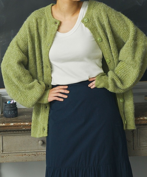 Chaco closet(チャコ クローゼット)の「畔編みモヘアライクボリュームスリーブカーディガン(カーディガン/ボレロ・レディース・ピンク/ライム/イエロー/ブラック/グレイッシュベージュ/ブルー/アイボリー/グレー/オレンジ・FREE)」の6枚目の写真