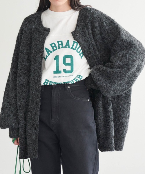 Chaco closet(チャコ クローゼット)の「畔編みモヘアライクボリュームスリーブカーディガン(カーディガン/ボレロ・レディース・ピンク/ライム/イエロー/ブラック/グレイッシュベージュ/ブルー/アイボリー/グレー/オレンジ・FREE)」の20枚目の写真