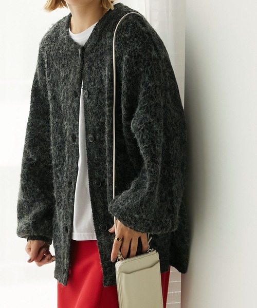 Chaco closet(チャコ クローゼット)の「畔編みモヘアライクボリュームスリーブカーディガン(カーディガン/ボレロ・レディース・ピンク/ライム/イエロー/ブラック/グレイッシュベージュ/ブルー/アイボリー/グレー/オレンジ・FREE)」の13枚目の写真