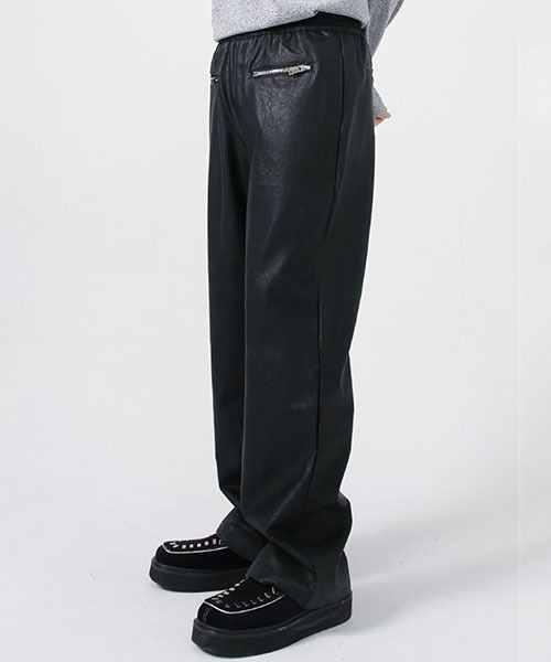 WESTBOY(ウエストボーイ)の「シンセティックレザーストレートパンツWO22W2PT06【WB ORIGINALS】(その他パンツ・メンズ・ブラック・M/XL/L)」の3枚目の写真