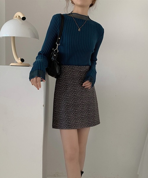 LAFFMO（ラフモ）の「リブドッキングシアーニットトップス（ニット/セーター・レディース・ホワイト/ブラック/イエロー/ブルー/パープル・FREE）」の17枚目の写真