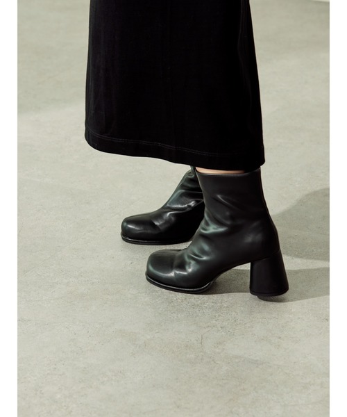 AMERICAN HOLIC（アメリカンホリック）の「オブリークショートブーツ（ブーツ・レディース・ブラック/アイボリー・S/M/L）」の6枚目の写真