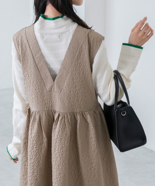BONLECILL(ボンルシール)の「2wayフラワージャガード 深Vネックジャンスカ/ワンピース(ジャンパースカート・レディース・ネイビー/ブラック/ベージュ・FREE)」の14枚目の写真