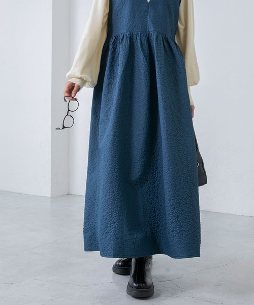BONLECILL(ボンルシール)の「2wayフラワージャガード 深Vネックジャンスカ/ワンピース(ジャンパースカート・レディース・ネイビー/ブラック/ベージュ・FREE)」の22枚目の写真