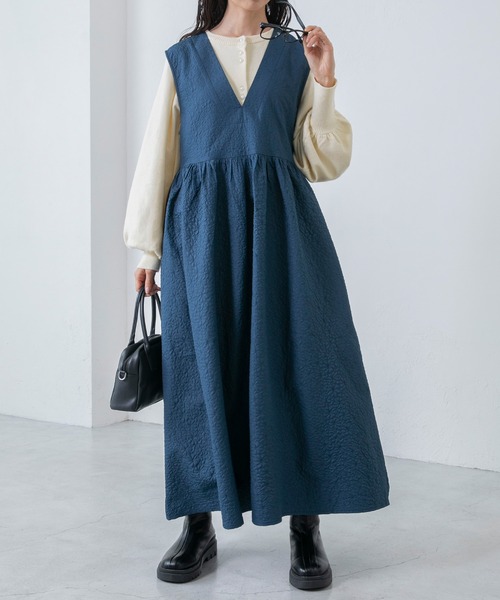 BONLECILL(ボンルシール)の「2wayフラワージャガード 深Vネックジャンスカ/ワンピース(ジャンパースカート・レディース・ネイビー/ブラック/ベージュ・FREE)」の15枚目の写真