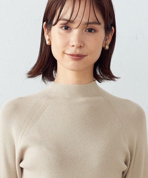 COMME CA ISM（コムサイズム）の「ハイネックニット（ニット/セーター・レディース・ブラック/アイボリー/レッド/ベージュ・MEDIUM/LARGE）」の8枚目の写真
