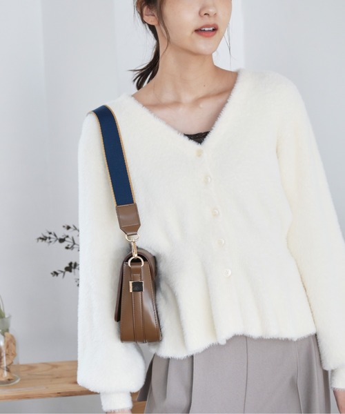 FREE'S MART（フリーズマート）の「◇ショートシャギーペプラムニットカーディガン（カーディガン/ボレロ・レディース・ホワイト/パープル/ベージュ/ピンク・FREE）」の5枚目の写真