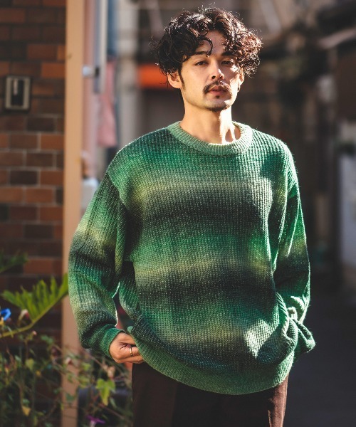 improves（インプローブス）の「グラデーション ボーダー クルーネック ニット（ニット/セーター・メンズ・ベージュ/グリーン/レインボー・MEDIUM/LARGE）」の4枚目の写真