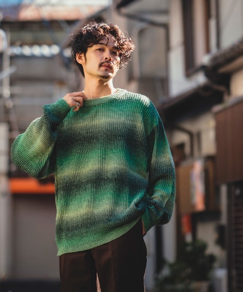improves（インプローブス）の「グラデーション ボーダー クルーネック ニット（ニット/セーター・メンズ・ベージュ/グリーン/レインボー・MEDIUM/LARGE）」の5枚目の写真