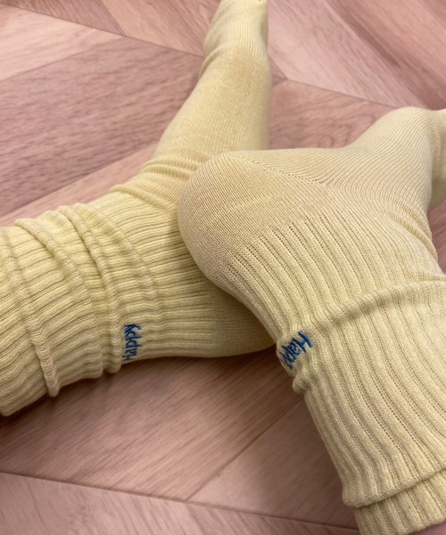 WEGO（ウィゴー）の「WEGO/バック刺繍クシュクシュソックス（ソックス/靴下・レディース・パープル/イエロー/ホワイト/ピンク/ブルー・23-25cm）」の4枚目の写真