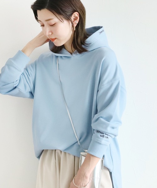reca(レカ)の「刺繍サイドスリットパーカー(パーカー・レディース・ホワイト/チャコールグレー/サックスブルー系・FREE)」の3枚目の写真