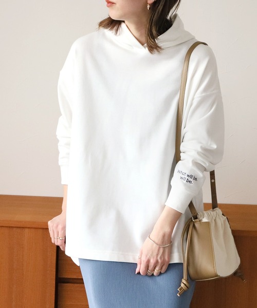 reca(レカ)の「刺繍サイドスリットパーカー(パーカー・レディース・ホワイト/チャコールグレー/サックスブルー系・FREE)」の5枚目の写真