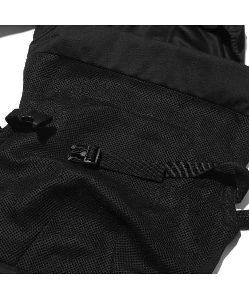 THE NORTH FACE（ザノースフェイス）の「THE NORTH FACE BABY COMPACT CARRIER / ザ・ノース・フェイス ベイビー コンパクト キャリア（抱っこ紐/ベルトカバー/スリング・メンズ・ブラック・FREE）」の8枚目の写真