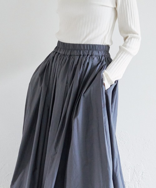 for/c（フォーシー）の「ギャザーフレアスカート【サスティナブル】（スカート・レディース・チャコール/グレイッシュブルー・M/L）」の7枚目の写真