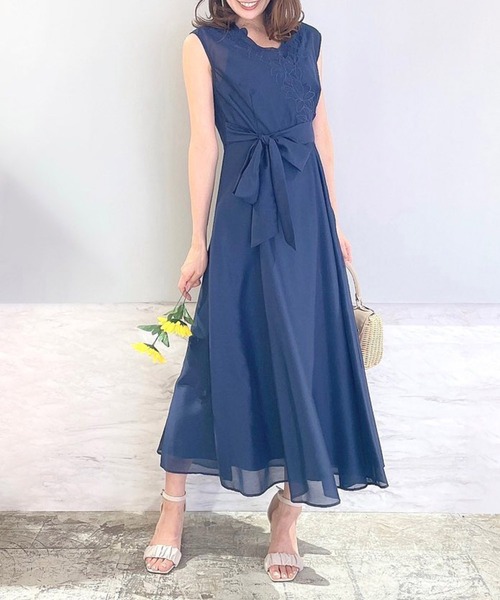 値下げ❣️【麻特集】新品 ピエトロニーラ　イタリアリネン・フラワーワンピース Noela（ノエラ）の「フラワー刺繍ワンピース（ワンピース）」 - WEAR