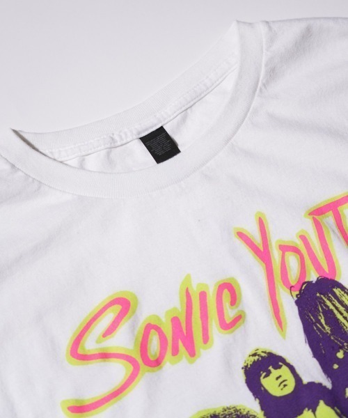 sonic youth（ソニックユース）の「【THRIFTY LOOK/スリフティールック】"SONIC YOUTH（ソニックユース）"TEE ロック/パンク/ビンテージ/ユーズドライクTシャツ（Tシャツ/カットソー・メンズ・ブラック系1/ホワイト/ブラック・X-LARGE/LARGE/MEDIUM）」の7枚目の写真