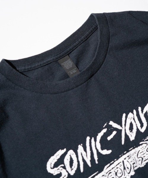 sonic youth（ソニックユース）の「【THRIFTY LOOK/スリフティールック】"SONIC YOUTH（ソニックユース）"TEE ロック/パンク/ビンテージ/ユーズドライクTシャツ（Tシャツ/カットソー・メンズ・ブラック系1/ホワイト/ブラック・X-LARGE/LARGE/MEDIUM）」の20枚目の写真
