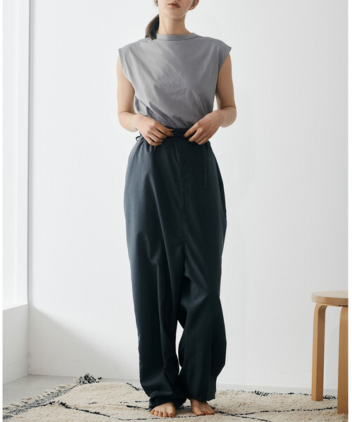 handvaerk（ハンドバーク）の「handvaerk | 60/2 ボトルネックノースリーブTシャツ WOMEN（Tシャツ/カットソー・レディース・ライトグレー/ダークグレー/ホワイト/ブラック/グレー・S）」の15枚目の写真