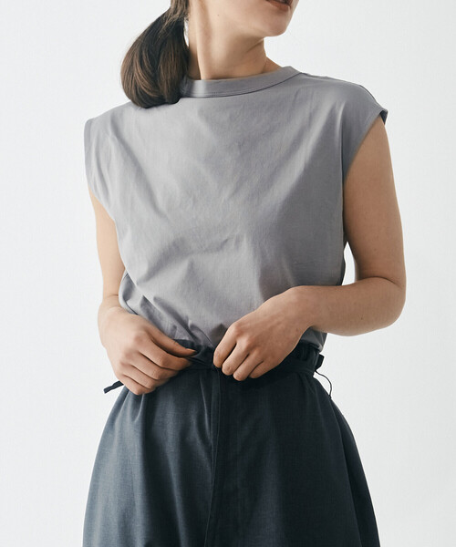 handvaerk（ハンドバーク）の「handvaerk | 60/2 ボトルネックノースリーブTシャツ WOMEN（Tシャツ/カットソー・レディース・ライトグレー/ダークグレー/ホワイト/ブラック/グレー・S）」の12枚目の写真