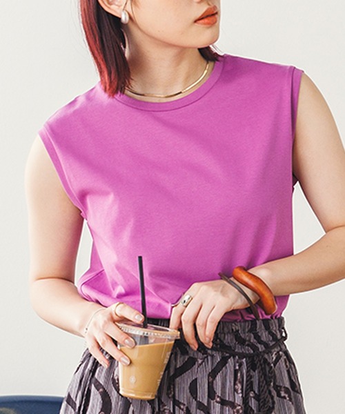 hunch(ハンチ)の「ベーシックノースリーブカットソー Tシャツ(Tシャツ/カットソー・レディース・パープル/グリーン/ブラック/オフホワイト/グレー/ライトグリーン/ブルー/ダークグリーン/ブラウン/ピンク・FREE)」の10枚目の写真