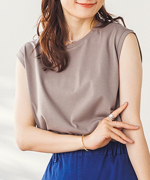 hunch(ハンチ)の「ベーシックノースリーブカットソー Tシャツ(Tシャツ/カットソー・レディース・パープル/グリーン/ブラック/オフホワイト/グレー/ライトグリーン/ブルー/ダークグリーン/ブラウン/ピンク・FREE)」の4枚目の写真