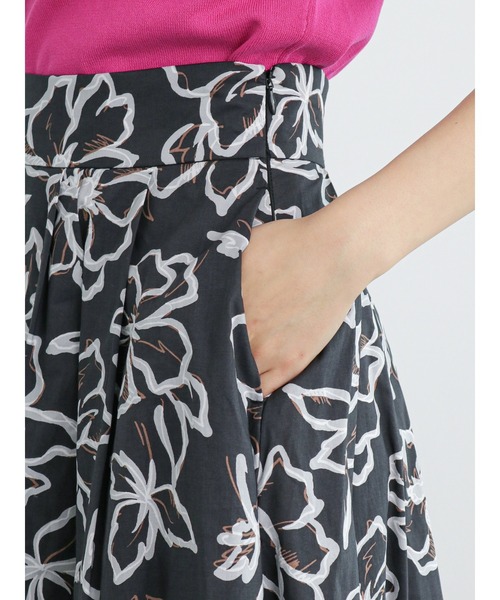 Te chichi（テチチ）の「綿ローンアフリカンフラワープリントスカート（セットアップ可）（スカート・レディース・ブラック/ブラウン・M/S）」の4枚目の写真