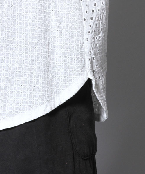 AMERICAN RAG CIE（アメリカンラグシー）の「AMERICAN RAG CIEフラワー刺繍×アイレット刺繍ノースリーブブラウス/207-AMR-dms-L152-BU003（シャツ/ブラウス・レディース・オフホワイト・FREE）」の7枚目の写真