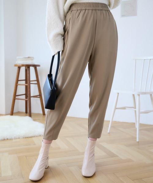 Eclat one（エクラワン）の「裾タックぐるゴムテーパードパンツ（その他パンツ・レディース・ブラック/ブラウン/ホワイト・FREE）」の3枚目の写真