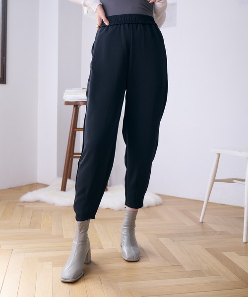 Eclat one（エクラワン）の「裾タックぐるゴムテーパードパンツ（その他パンツ・レディース・ブラック/ブラウン/ホワイト・FREE）」の2枚目の写真