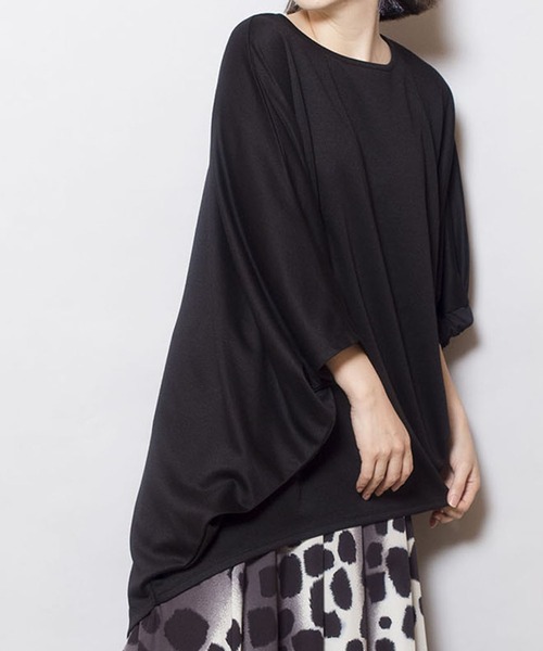 OSMOSIS(オズモーシス)の「アシンメトリープルオーバー(Tシャツ/カットソー・レディース・ホワイト/ブラック/ピンク・ONE SIZE)」の1枚目の写真